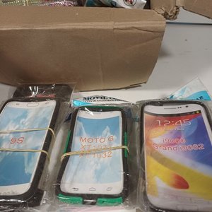 Estuches y Accesorios para Celular: Lote Variado - imagen 3