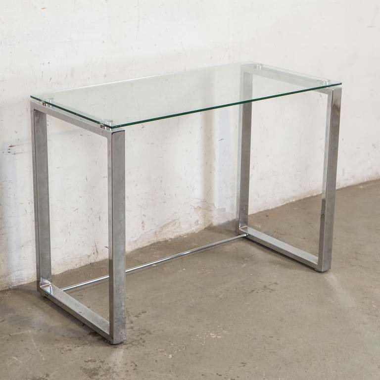 Escritorio Moderno con Base Cromada y Tapa de Vidrio