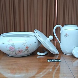 Juego de Porcelana Olmos con Rosas Rosadas y Filete Dorado - imagen 16