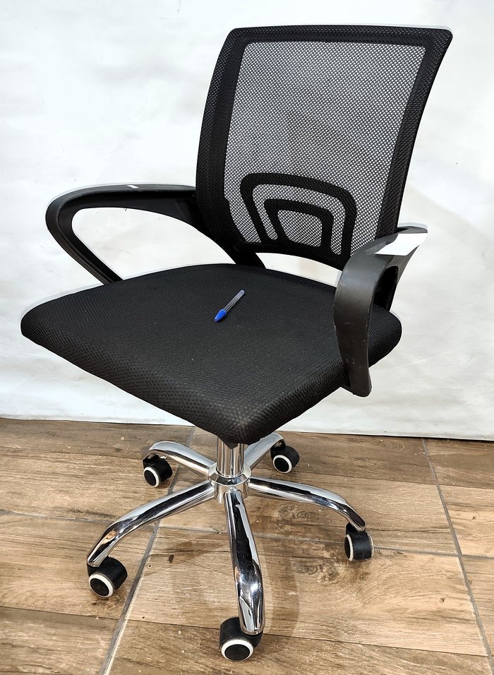 Silla oficina respaldo lumbar en malla negro - imagen 3