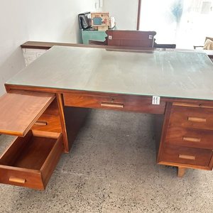 Escritorio de Cedro con 7 Cajones y 2 Aletas Auxiliares - imagen 2