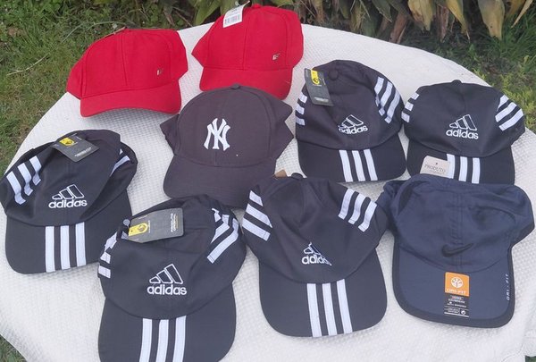 Lote de Gorros Deportivos Adidas y Nike Nuevos