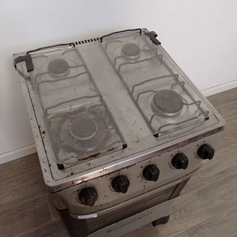 Cocina marca Tem, con rastro de óxido. No se probó. - imagen 3