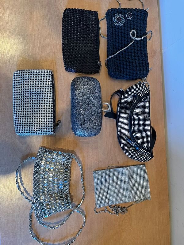 Cartera clutch rígida brillante negra - imagen 4