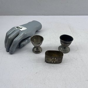 Servilletero y Dos Cobre Huevos de Bronce - imagen 1