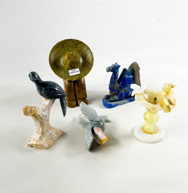 Lote de Cuatro Figuras Decorativas de Piedra Tallada - imagen 1