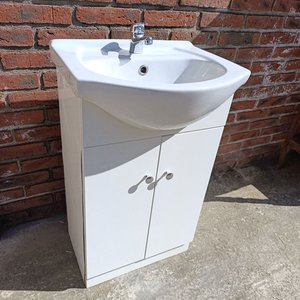 Mueble de Baño Blanco con Bacha y Grifería Monocomando - imagen 3