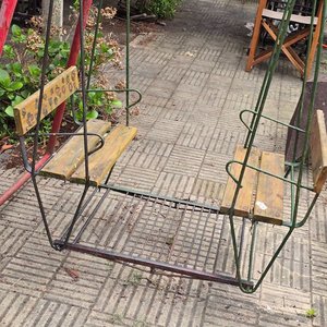 Hamaca Doble Infantil de Metal y Madera con Asientos Pintados - imagen 2