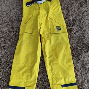 Conjunto Impermeable Wetskins Comfort Zone: Chaqueta con Capucha y Pantalón Jardinero Amarillo - imagen 2