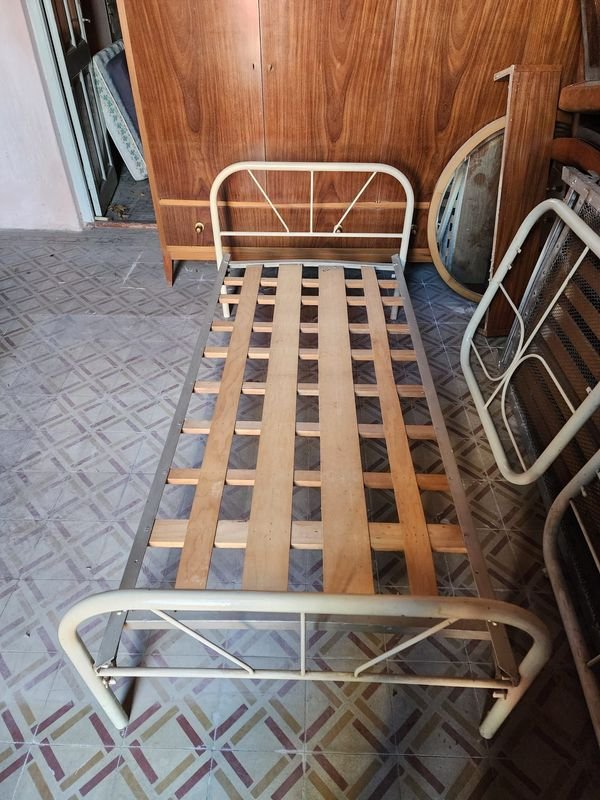 Cama de Hierro de Una Plaza
