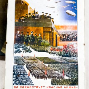 Lote de 3 Láminas Soviéticas con Escenas Históricas y Militares - imagen 3