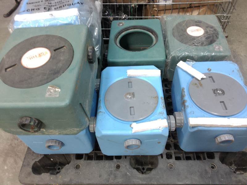 Lote de 8 Graseras Plásticas Varias