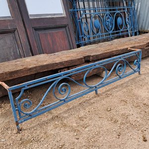 Lote siguiente: Reja Jardinera Antigua de Hierro Forjado Azul