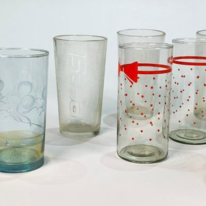 Lote de 20 piezas de vidrio: Vasos Pepsi, bombonera, copetinero, jarra y rallador - imagen 4