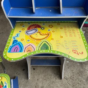 Pupitre Infantil con Silla, Diseño Divertido y Educativo - imagen 4