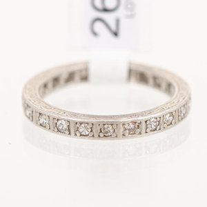 Lote anterior: Anillo Sin Fin de Oro Blanco con Circonias