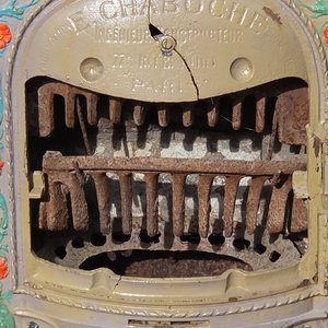 Antigua Estufa a Leña Francesa de Hierro Fundido "Le Chaboche" - imagen 5