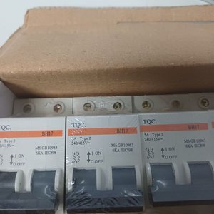 Lote de 35 Disyuntores Térmicos Unipolares y Trifásicos (5A a 50A) - imagen 5