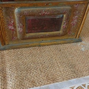 Caja Estilo Victoriano Antigua de Metal con Bronce y Vidrio Biselado - imagen 4