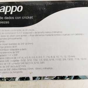 Juego de Dados Nappo de 40 Piezas con Cricket y Maletín - imagen 4