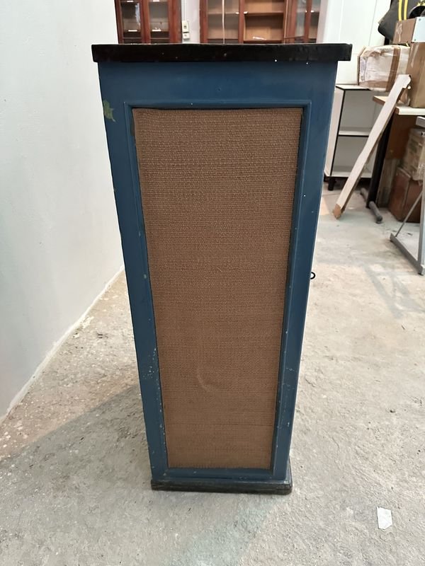 Gabinete de madera antiguo con diseño clásico - imagen 6