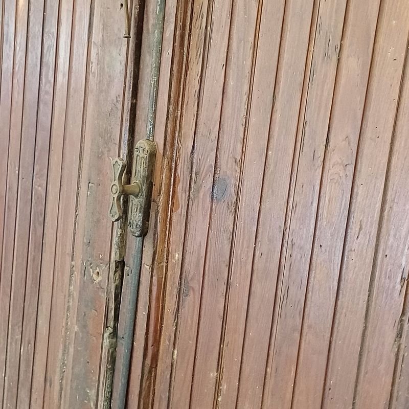 Puerta de dos hojas con marco, completamente en pinotea - imagen 4