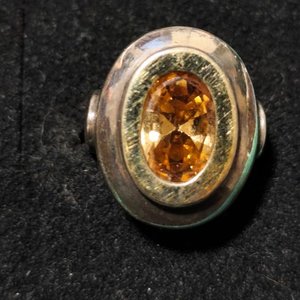 Anillo Pesado de Plata con Ribete de Oro y Piedra Citrino Ovalada - imagen 3