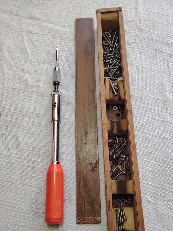 Destornillador manual con caja de madera y torque - imagen 3