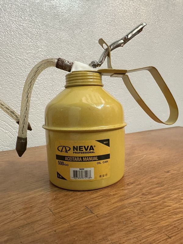 Aceiteras Marca Neva - Contenedores de Aceite - imagen 2