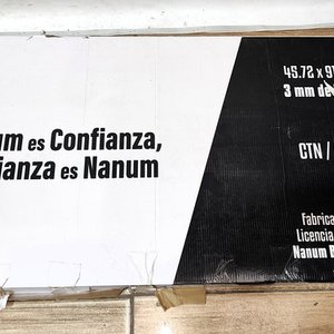 Caja de Piso Adhesivo Vinílico Simil Madera Nanum - 9 Piezas - imagen 3