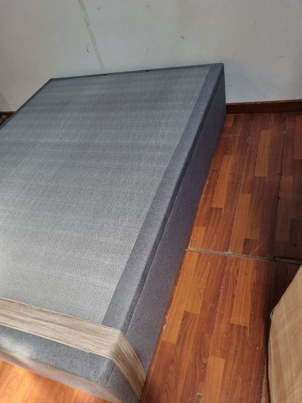 Cama Box Dos Plazas en Buena Condición - imagen 5