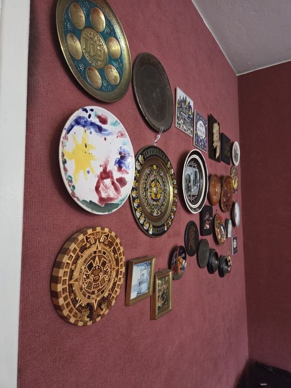 Colección de platos decorativos y calendarios maya - imagen 8