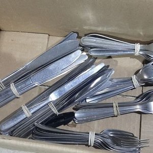 Juego de Cubiertos: 10 Tenedores y 10 Cuchillos de Acero Inoxidable - imagen 3