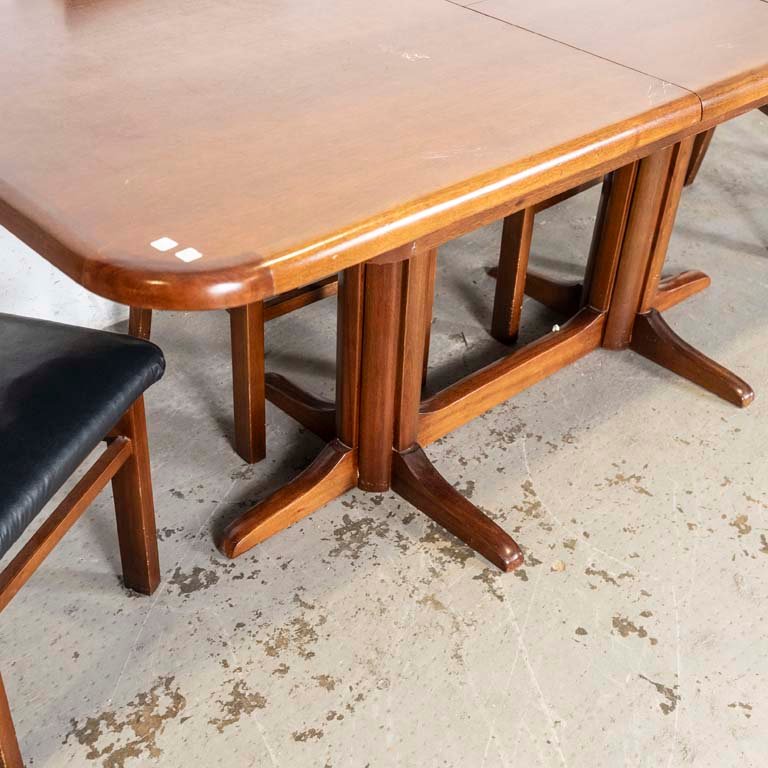 Mesa de comedor con sillas de cuero - imagen 3