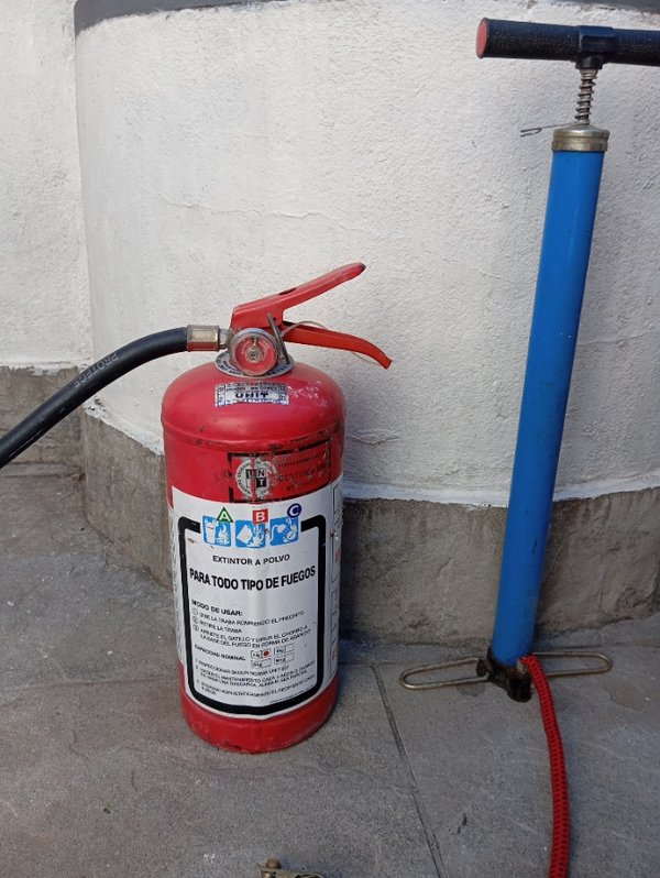 Extintor de incendios y accesorios - imagen 4
