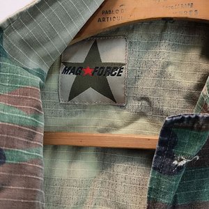Chaqueta Militar Camuflada MAG FORCE Talle L Aproximado - imagen 2