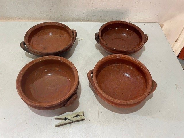 Lote anterior: Cazuelas de barro rojo, estilo antiguo