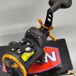 Reel Rotativo Penn Squall 12 (SQL12) con Caja y Accesorios - imagen 14