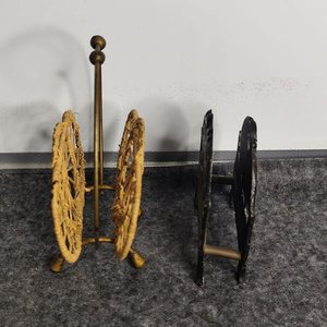 Dos Servilleteros Antiguos: Ratan y Bronce con "Última Cena" - imagen 5