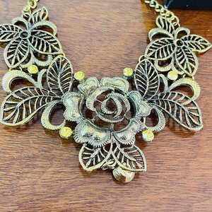 Lote de Bijouterie: Abanico, Lentes, Collares, Pulseras y Más - imagen 3
