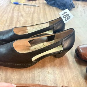 Lote de 5 Pares de Zapatos de Cuero para Mujer - Talle 36 - imagen 5