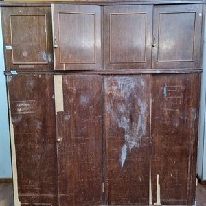 Lote anterior: Ropero de Madera con Mueble Aéreo Superior - Para Restaurar