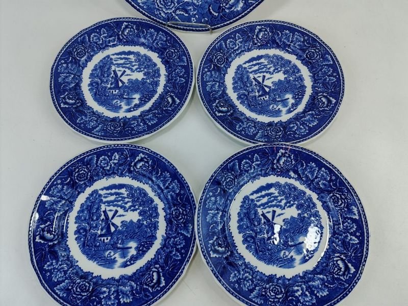 Platos de Porcelana Finaldesa en Excelente Condición - imagen 3
