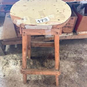 Mesa de Trabajo y Banco de Madera Rústico - imagen 8