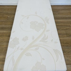 Colchón de una plaza 90x190x20cm con diseño floral - imagen 1