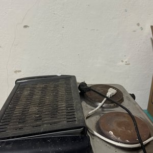 Lote siguiente: Anafe y parrilla eléctrica 