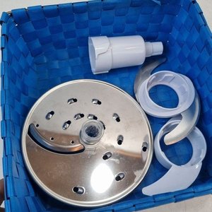 L 284 - 1 Juego - Practica procesadora de alimentos marca Kassel 'Pica Tutto' con accesorios (Funciona) - imagen 5