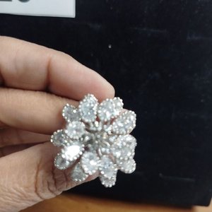 Conjunto de Anillo y Caravanas de Fiesta con Cristales Blancos - imagen 2