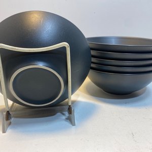 Juego de 9 Piezas: Ensaladera Grande Decorada, 6 Cuencos Oscuros y 2 Cuencos de Cerámica - imagen 4