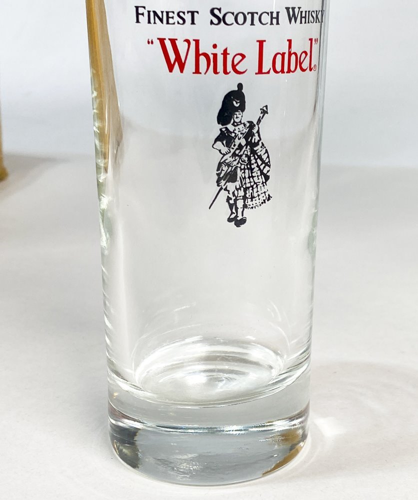 Vasos de vidrio con monograma Dewars - imagen 2